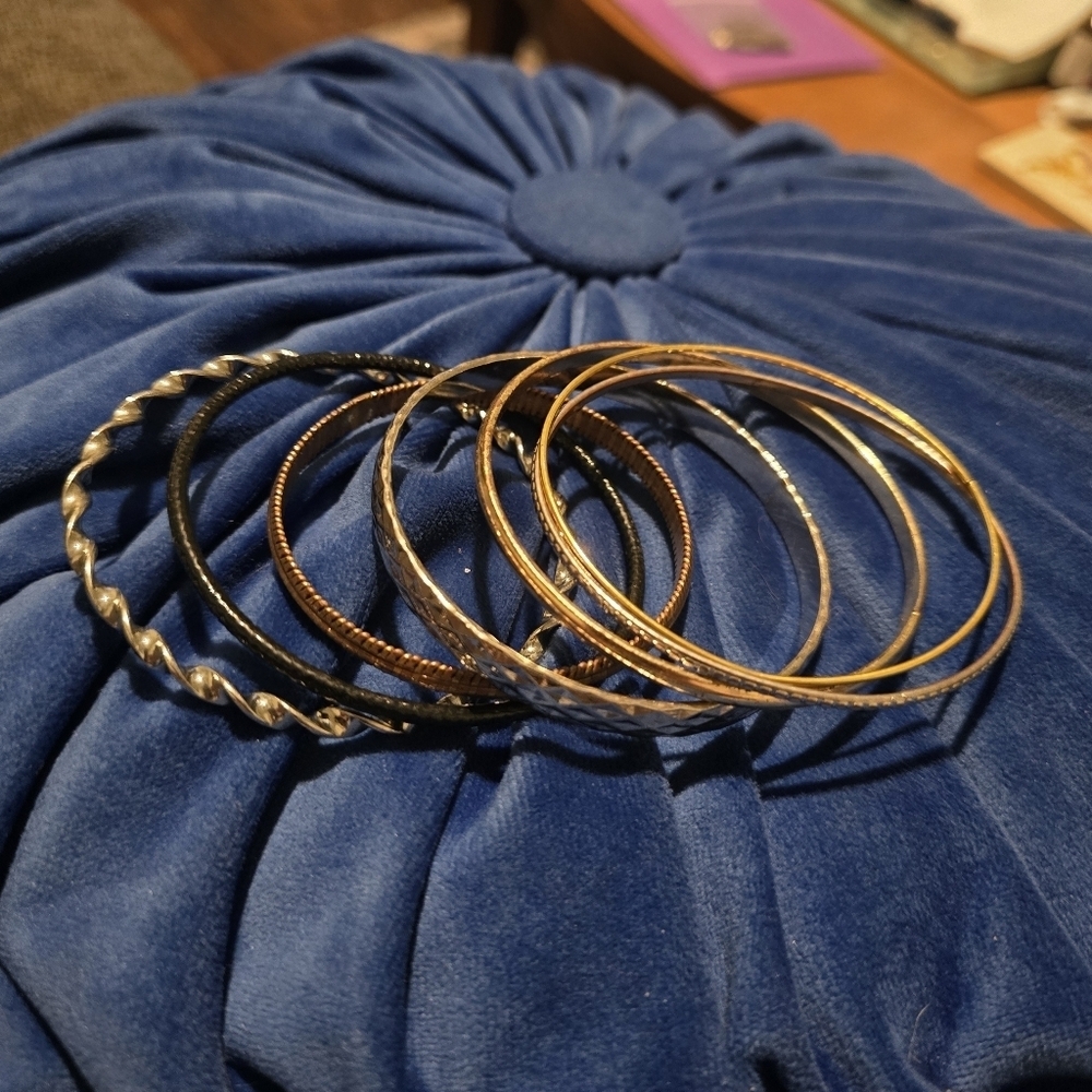 Mixed Bangle Set (7) - Picture 1 of 4